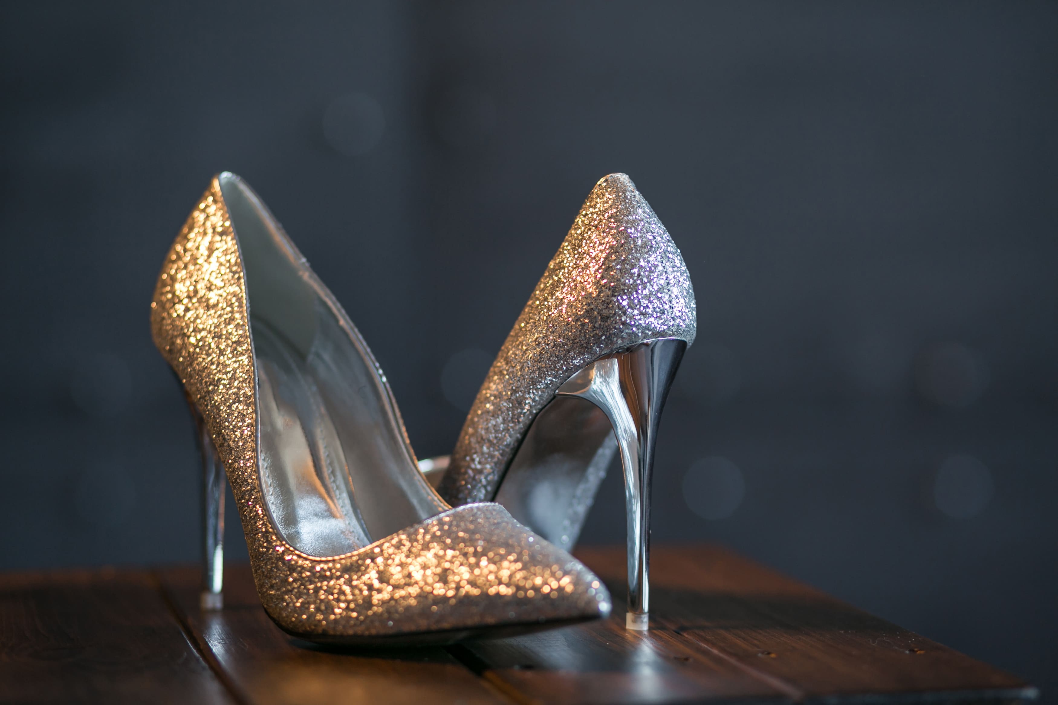 silver gold shoes with green dress