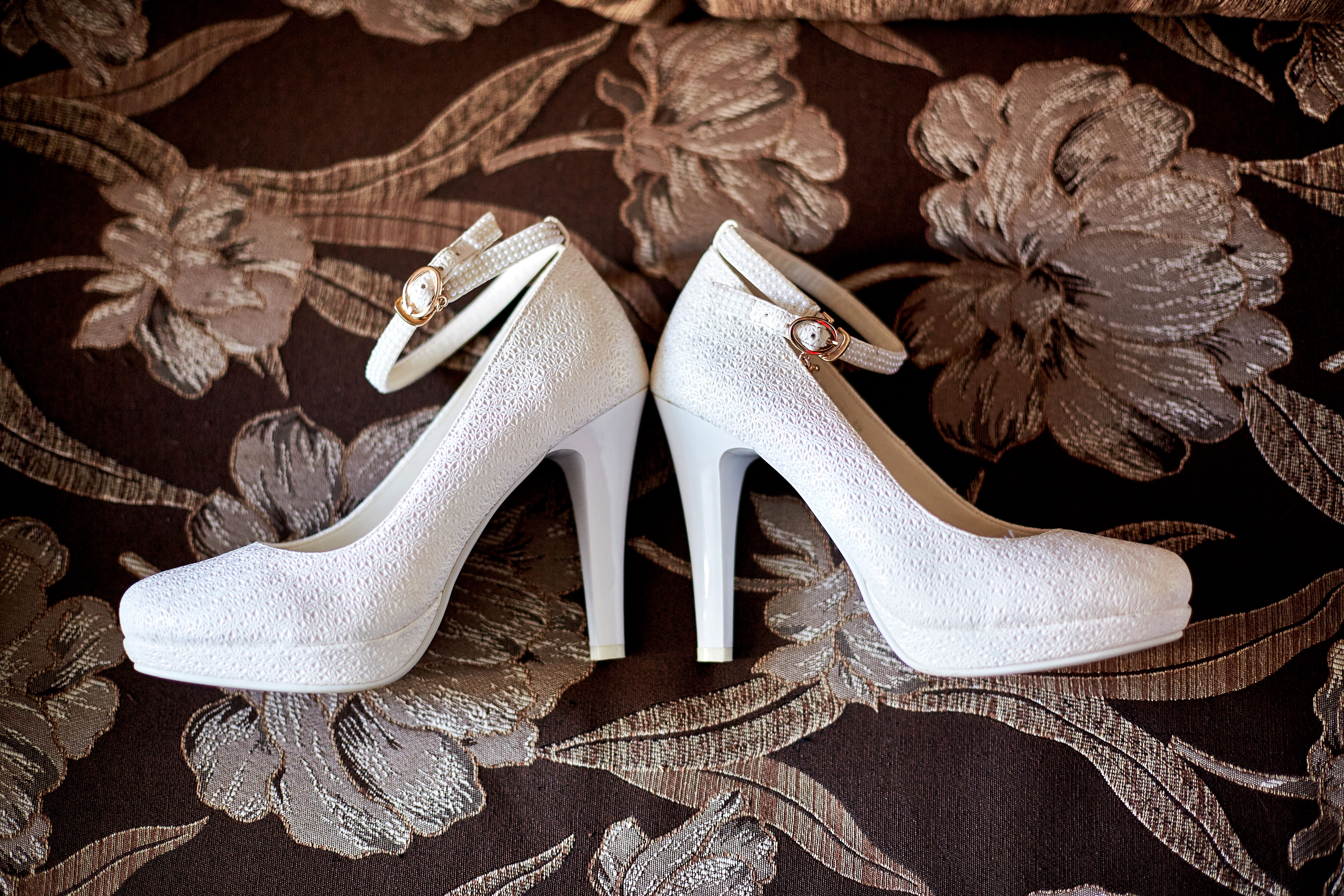 white shoes with green dress