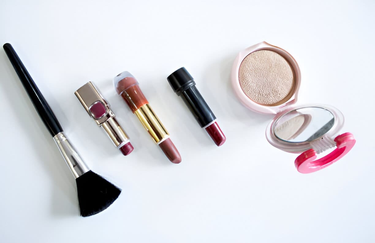 clean non toxic makeup